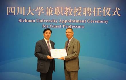 The President of DEMI receives a ''professorship '' of the Sichuan University