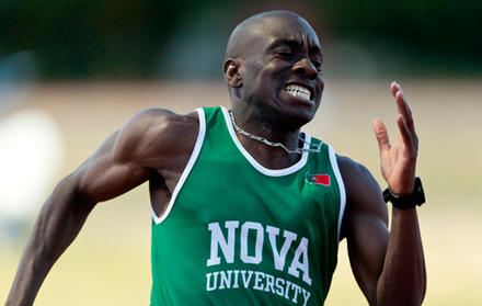 FCT NOVA student returns to beat National University Record