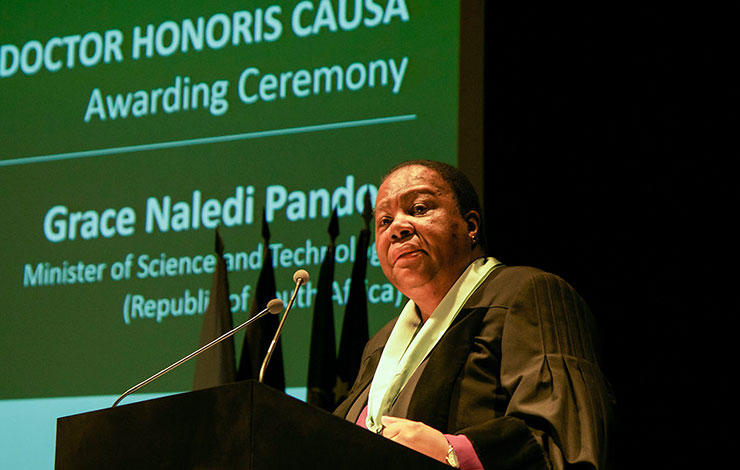 Grace Pandor, Ministra da Ciência e Tecnologia da República da África do Sul, re